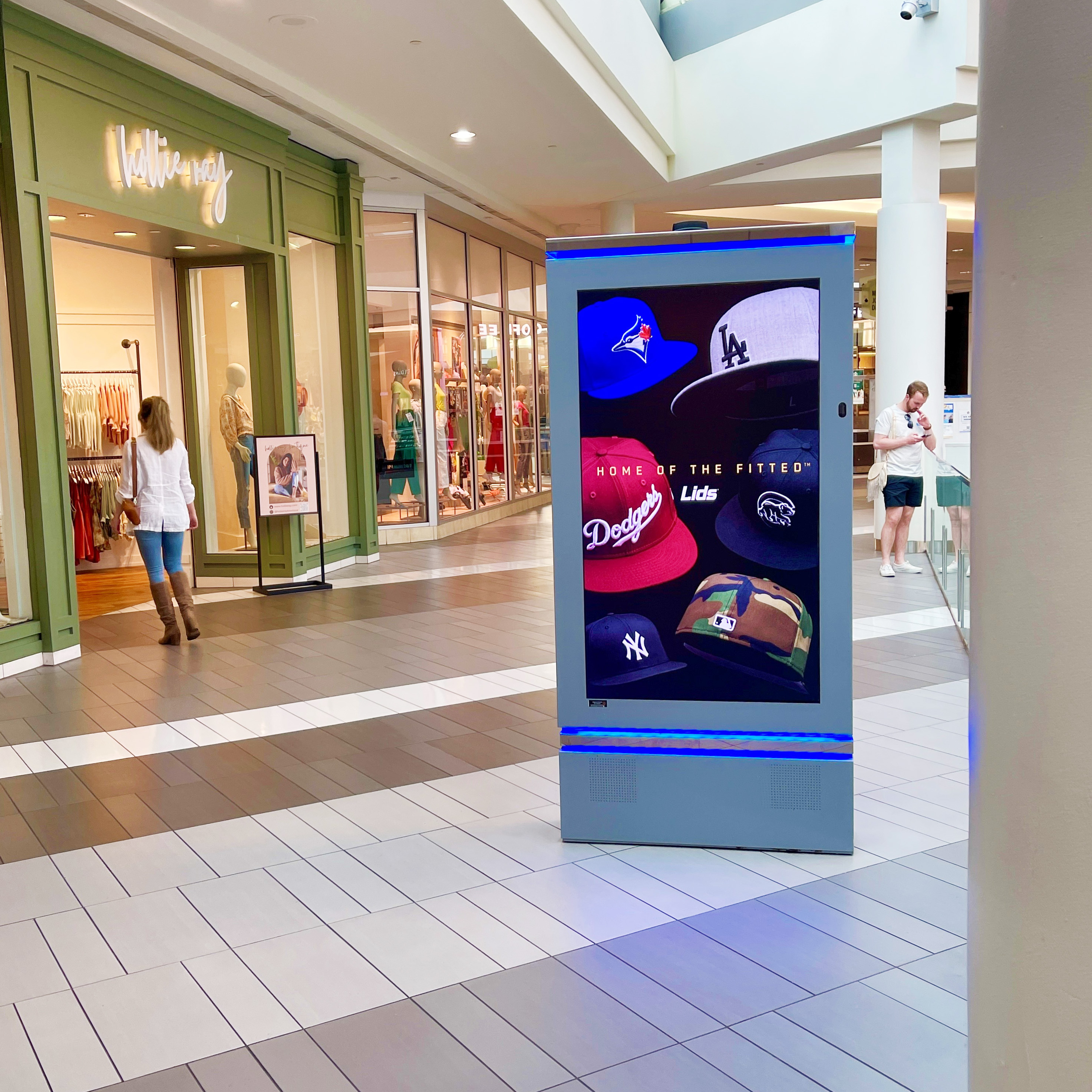 Malls digital out-of-home screen by Brookfield