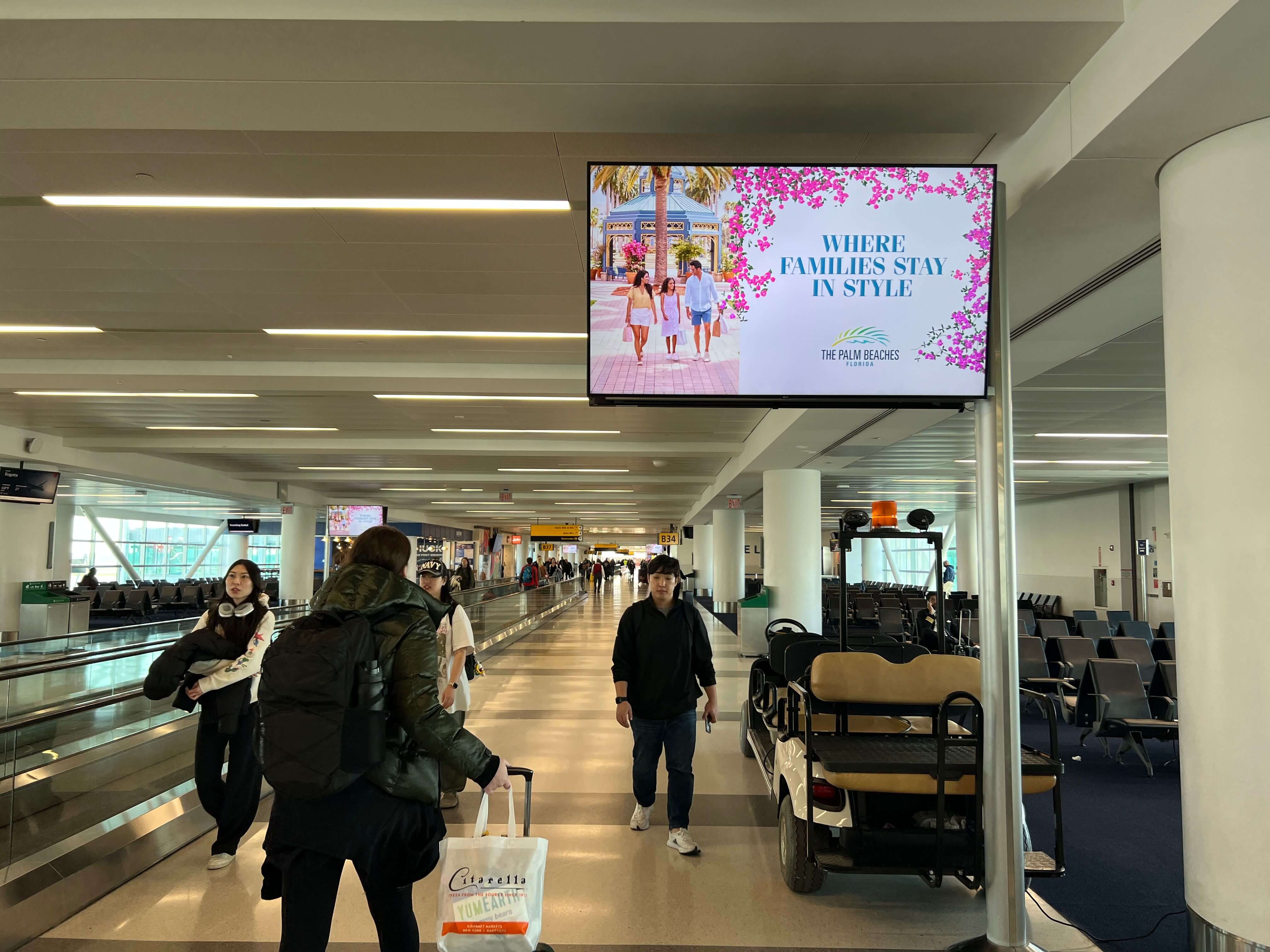 Airports digital out-of-home screen