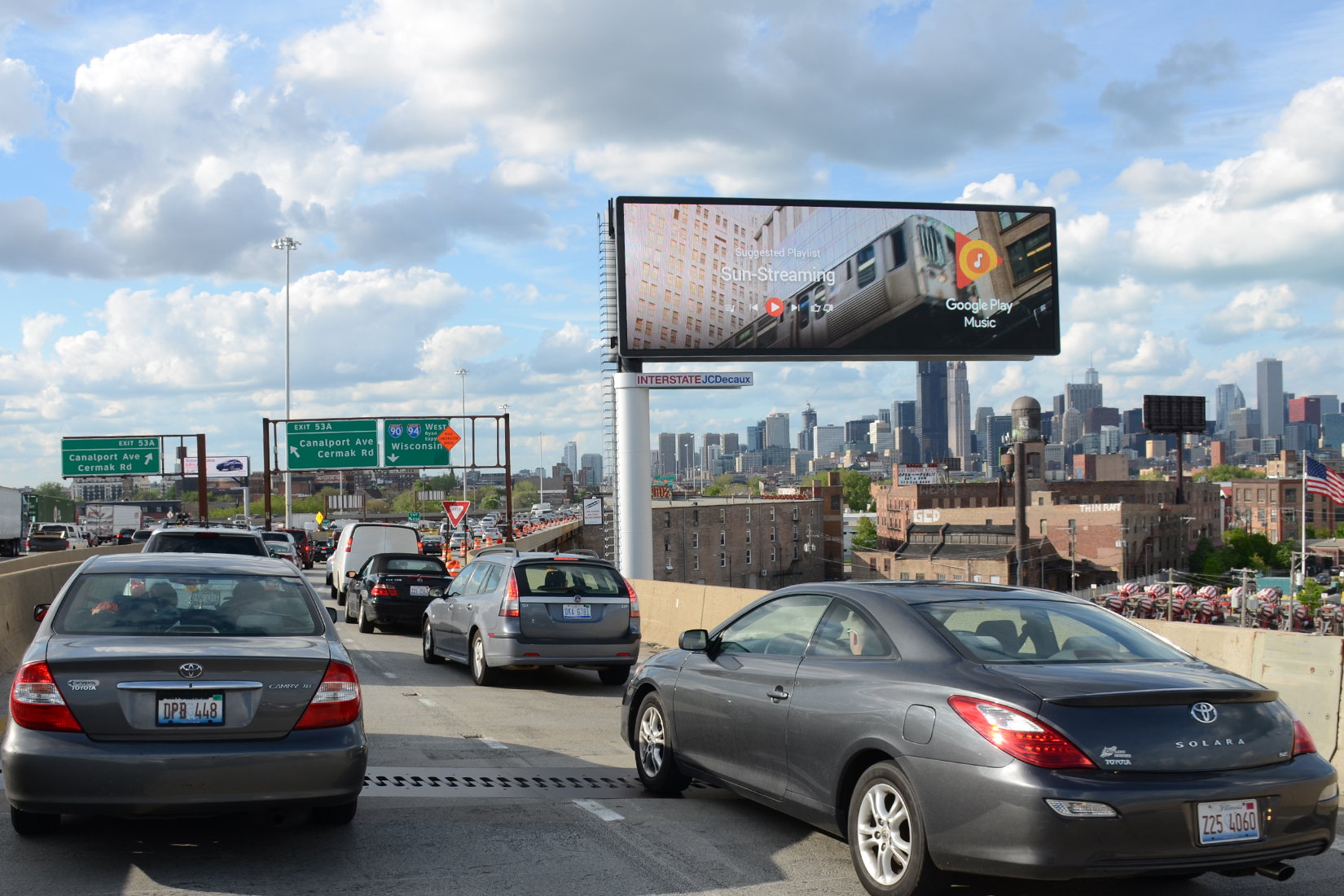 Billboards digital out-of-home screen by Jcdecaux