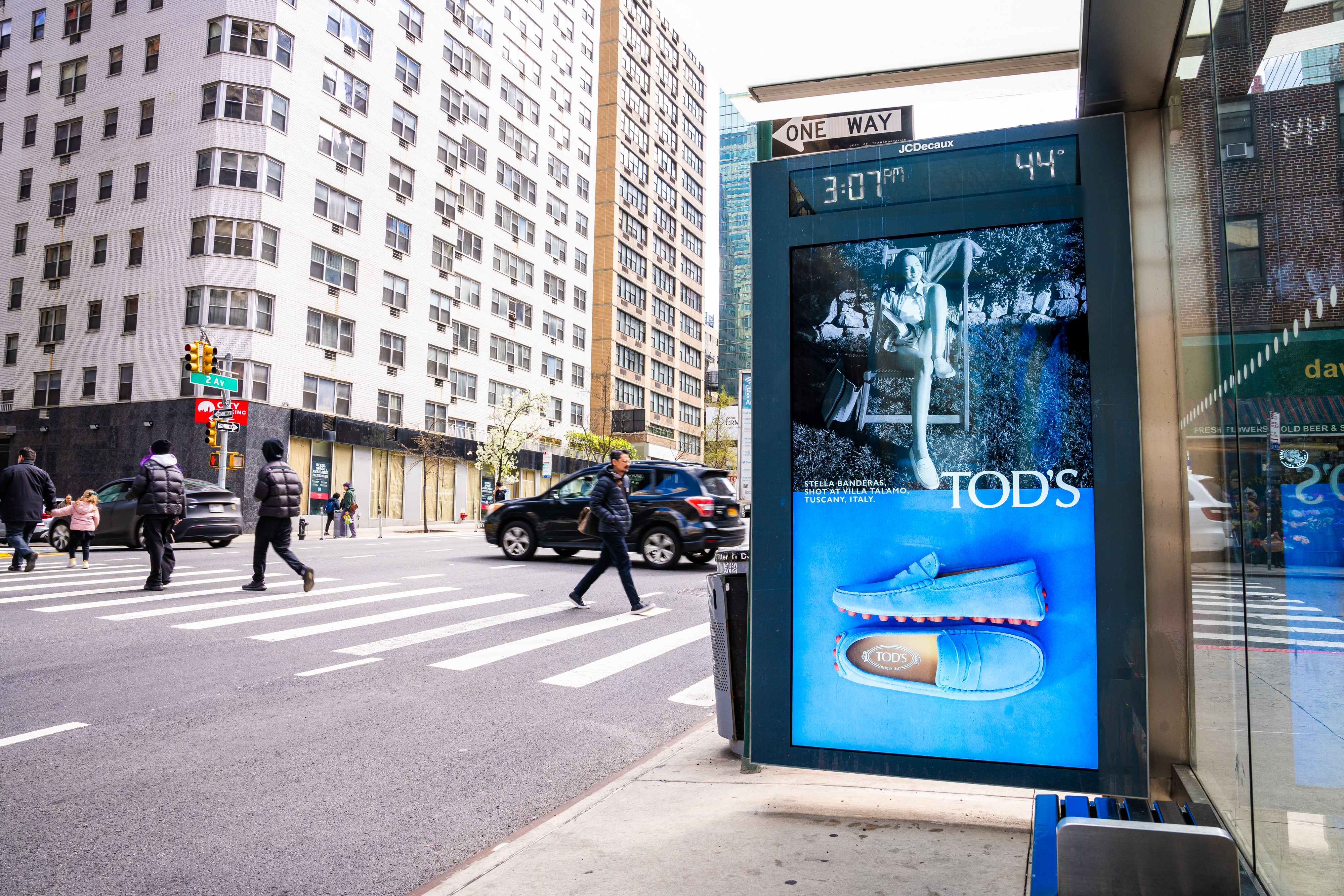 Jcdecaux · jcdecaux bus shelters vertical