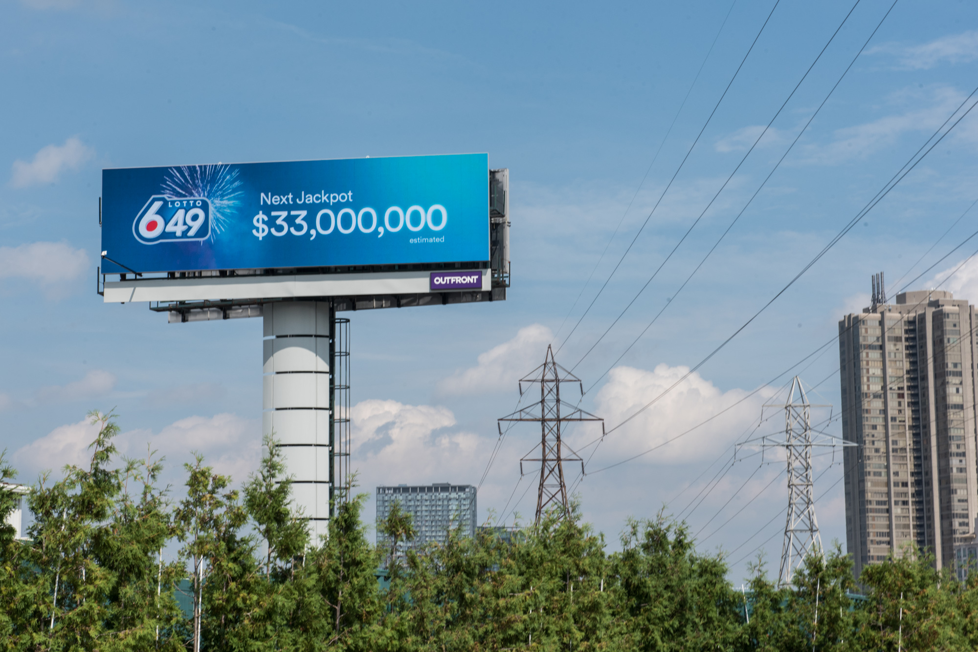 Billboards digital out-of-home screen by Outfront