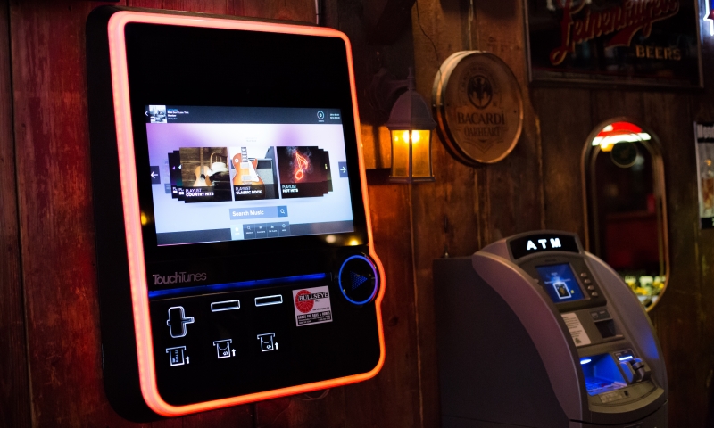 Bars digital out-of-home screen by Touchtunes