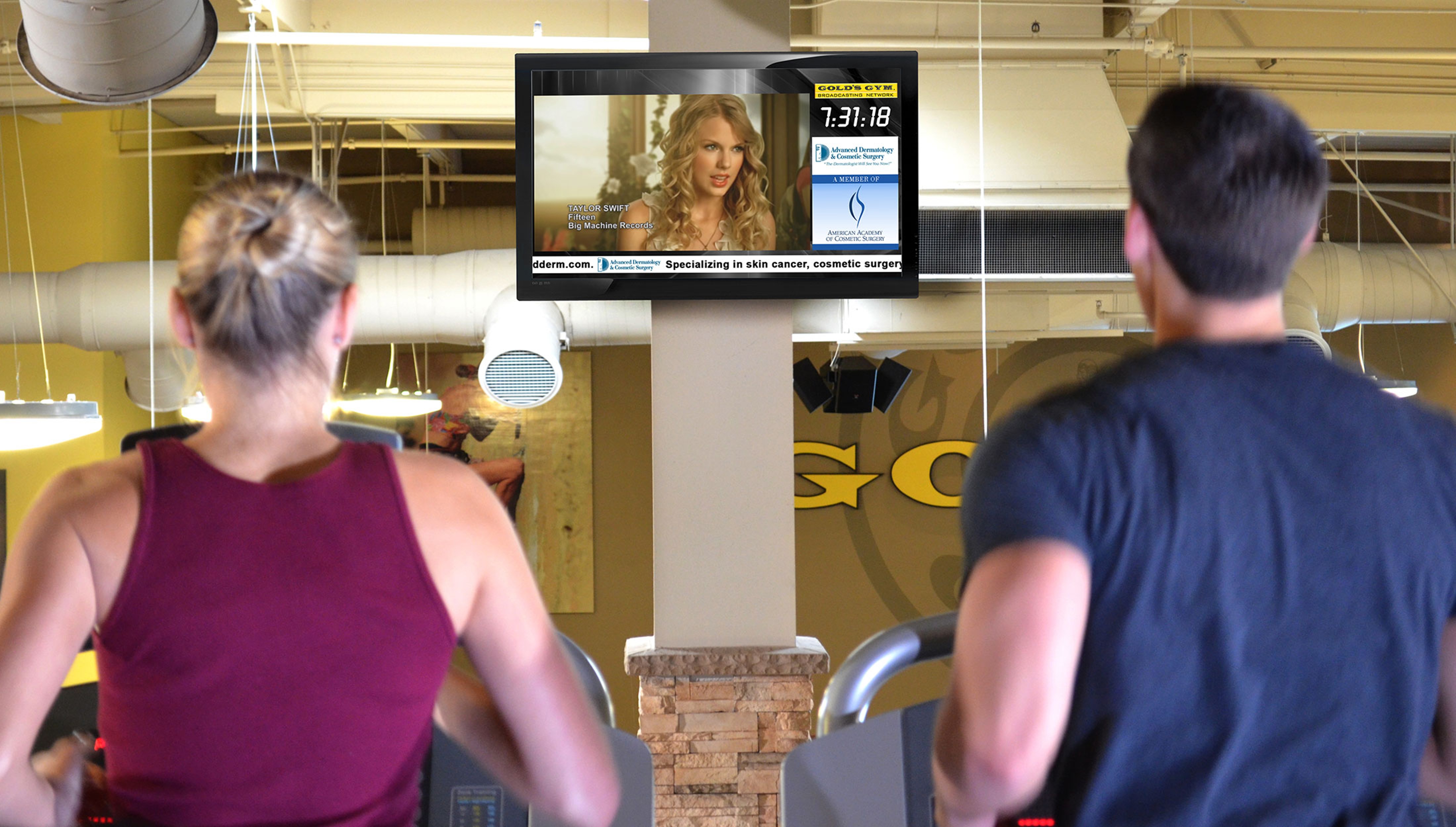 Gyms digital out-of-home screen by Zoom